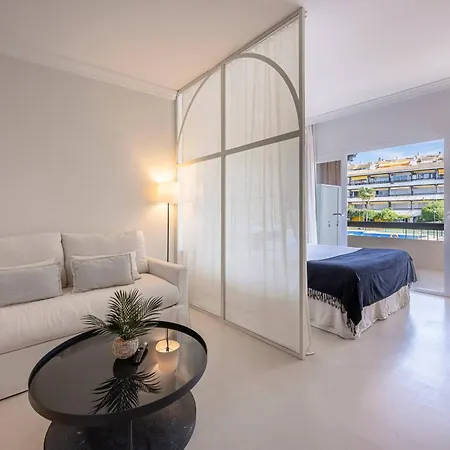 In Private Urbanization Next To The Sea Apartamento Marbella
