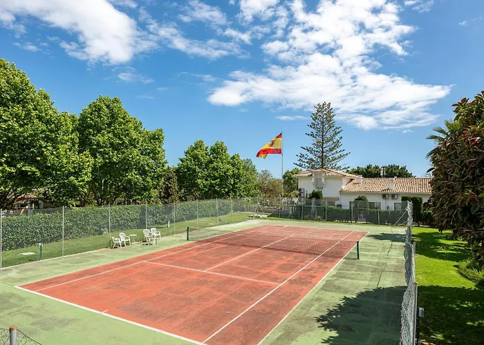 In Private Urbanization Next To The Sea Appartamento Marbella