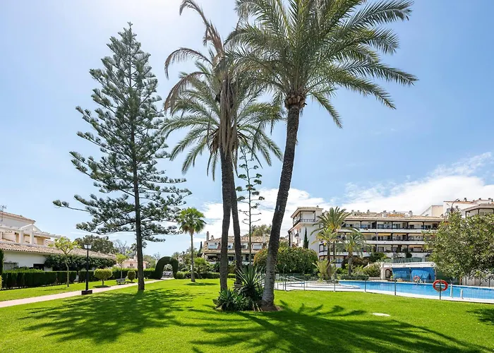 Appartamento In Private Urbanization Next To The Sea Marbella